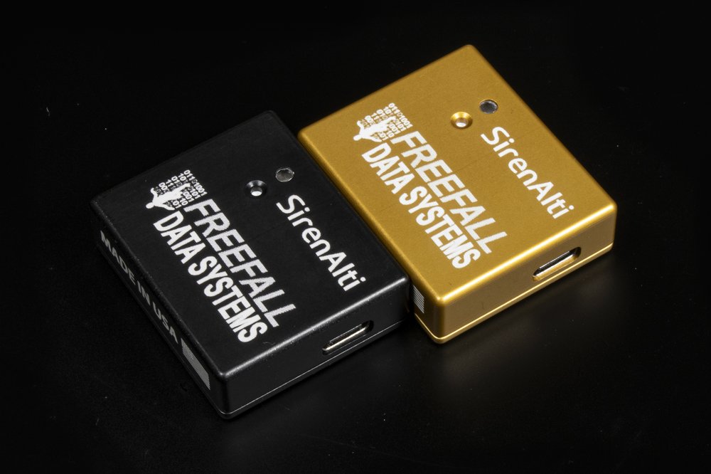 SirenAlti in black and gold
